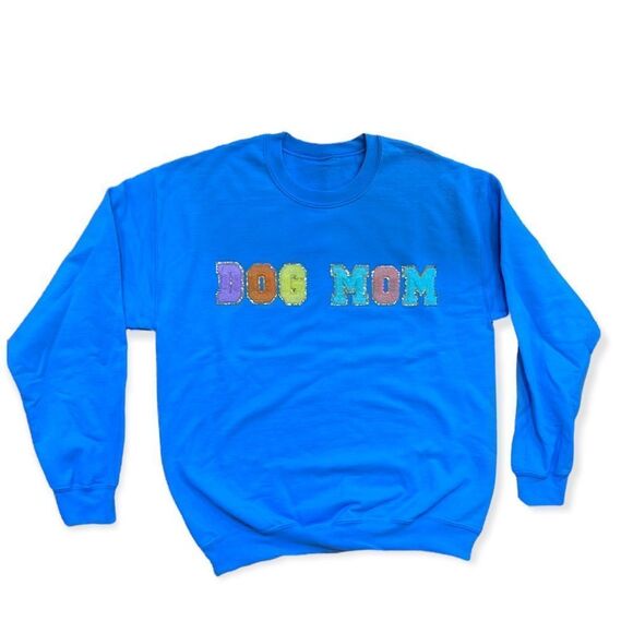 NWT Wool + Pepper Co. DOG MOM Varsity Letter Patch Crewneck Sweatshirt - Picture 2 of 5